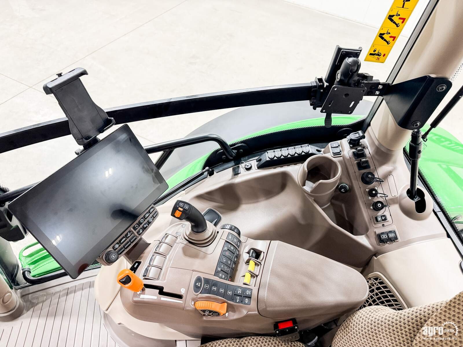 Traktor tip John Deere 6R 195, Gebrauchtmaschine in Csengele (Poză 18)