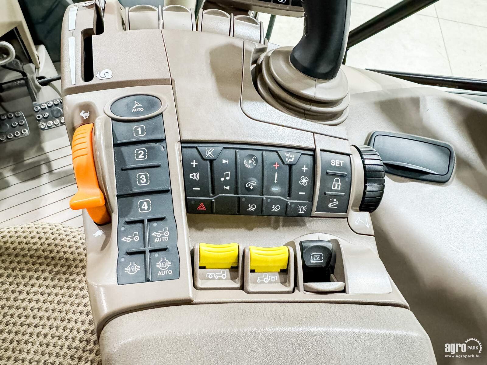 Traktor tip John Deere 6R 195, Gebrauchtmaschine in Csengele (Poză 24)