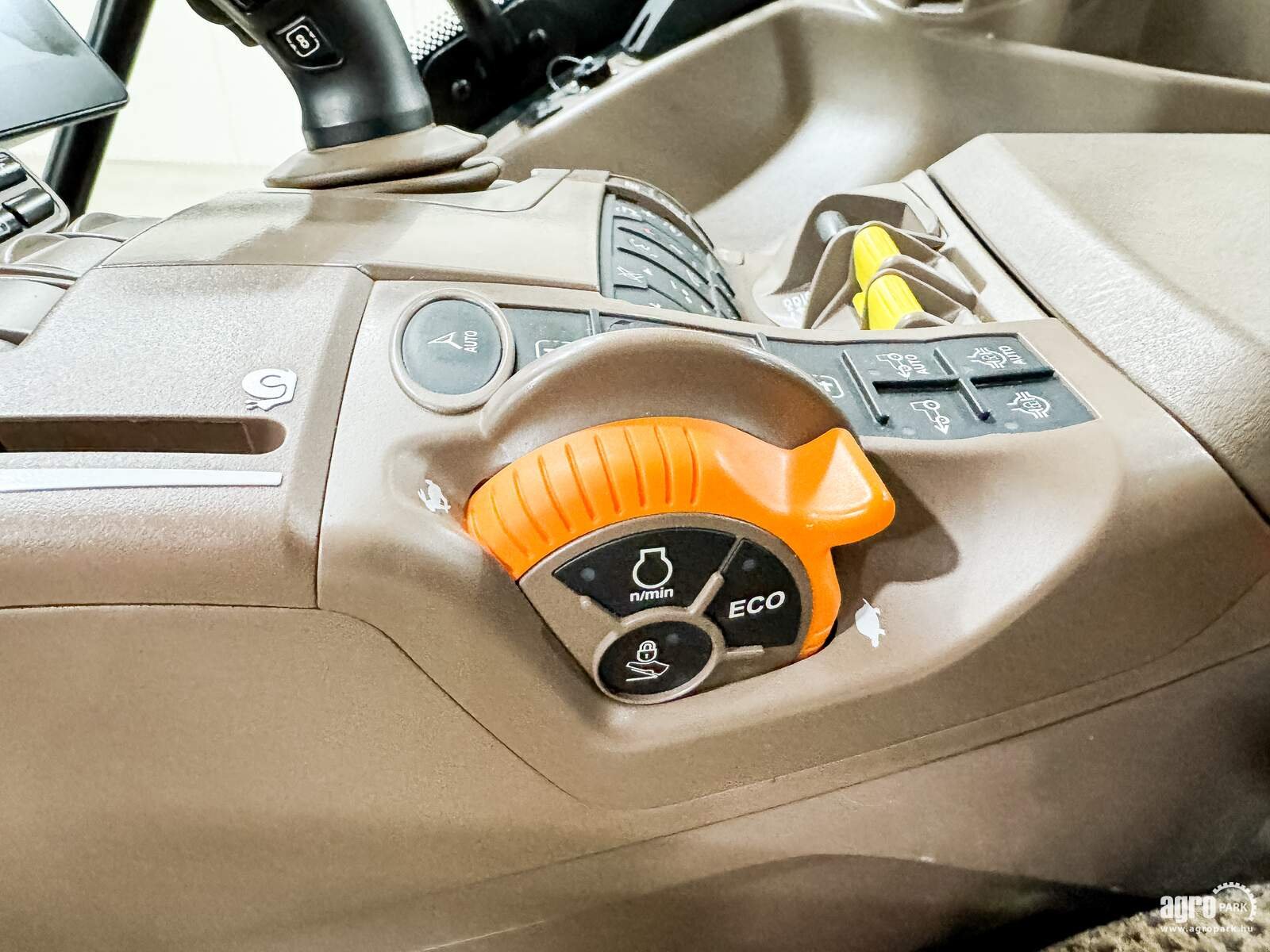 Traktor tip John Deere 6R 195, Gebrauchtmaschine in Csengele (Poză 25)