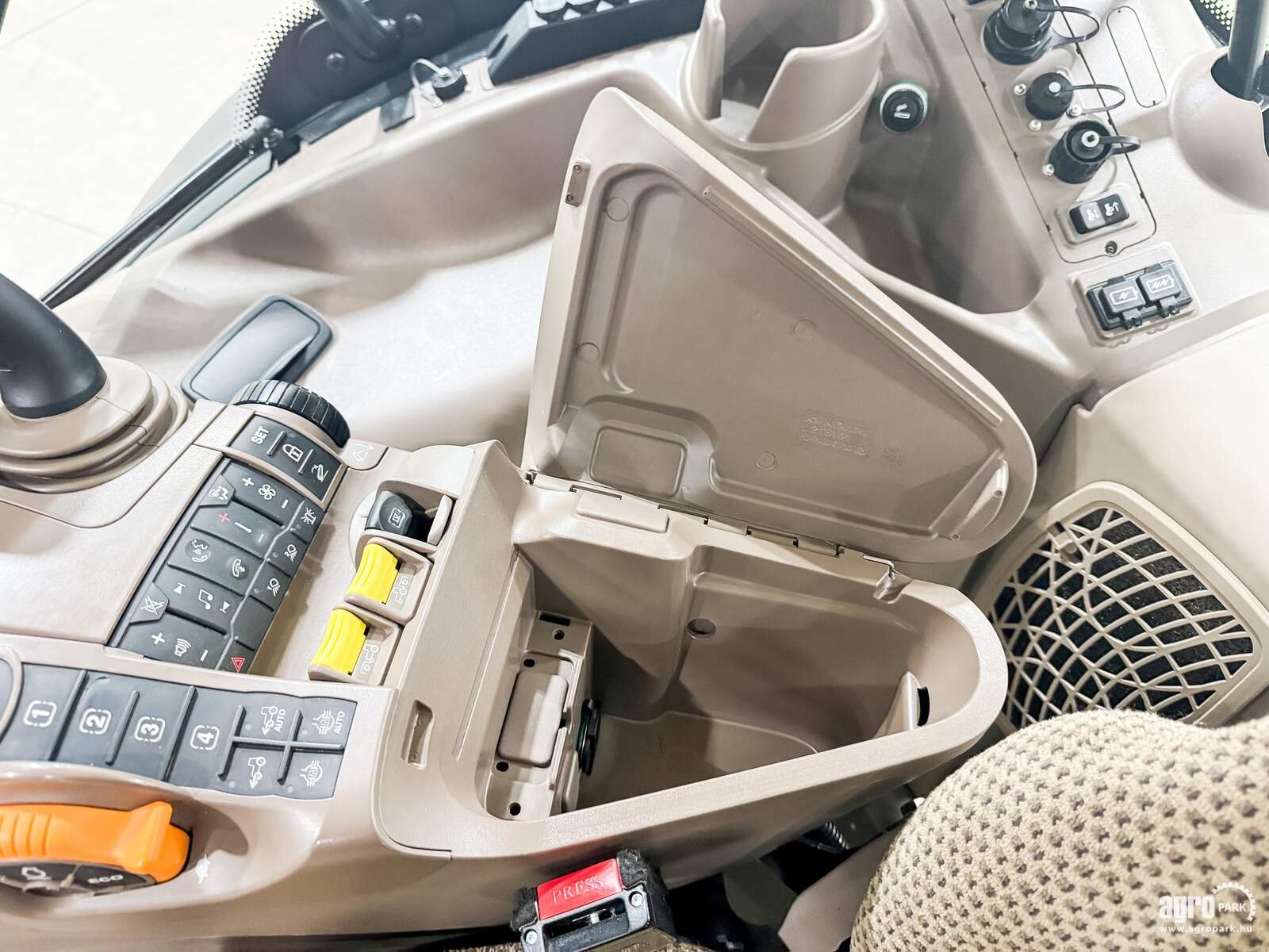 Traktor tip John Deere 6R 195, Gebrauchtmaschine in Csengele (Poză 28)