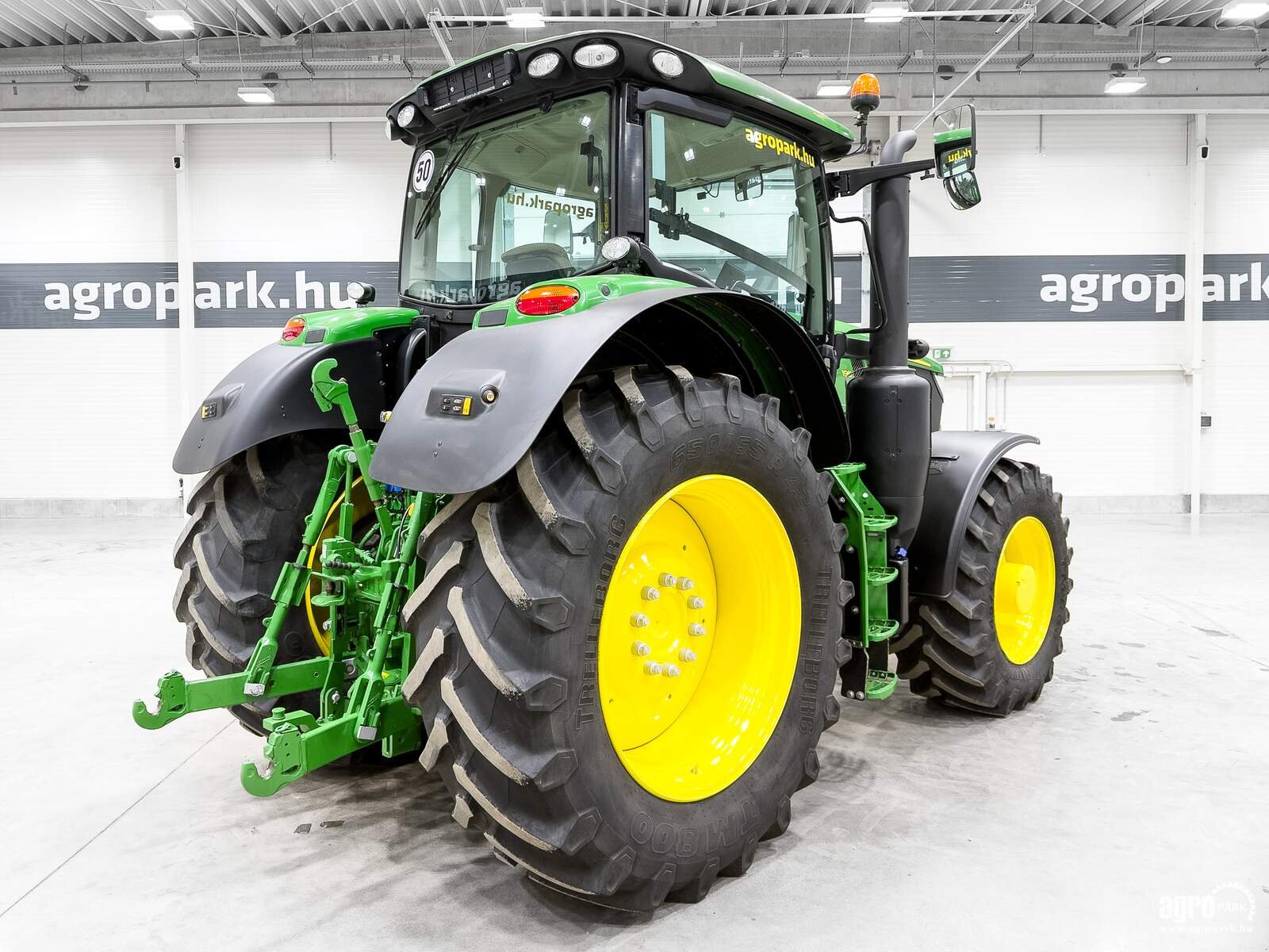Traktor des Typs John Deere 6R 195, Gebrauchtmaschine in Csengele (Bild 3)