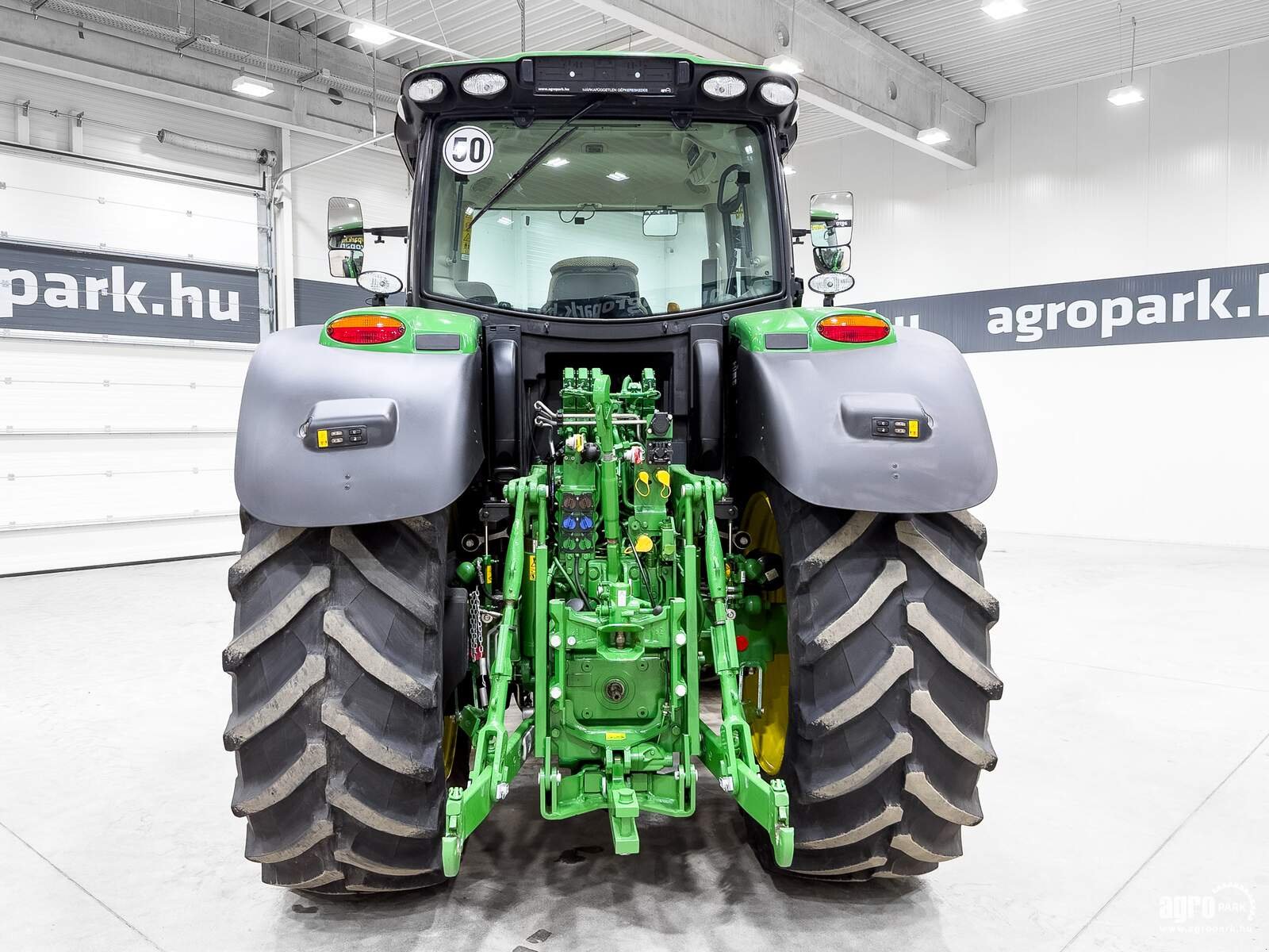 Traktor des Typs John Deere 6R 195, Gebrauchtmaschine in Csengele (Bild 5)