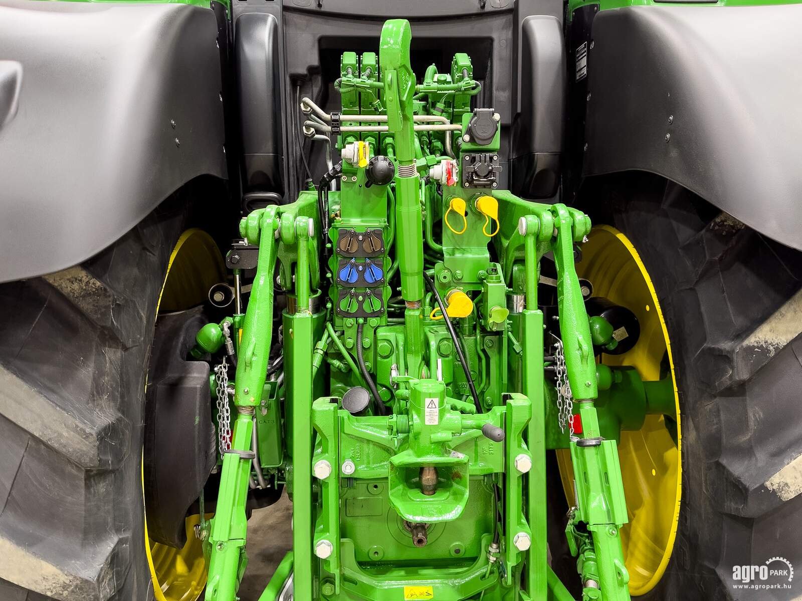 Traktor des Typs John Deere 6R 195, Gebrauchtmaschine in Csengele (Bild 7)