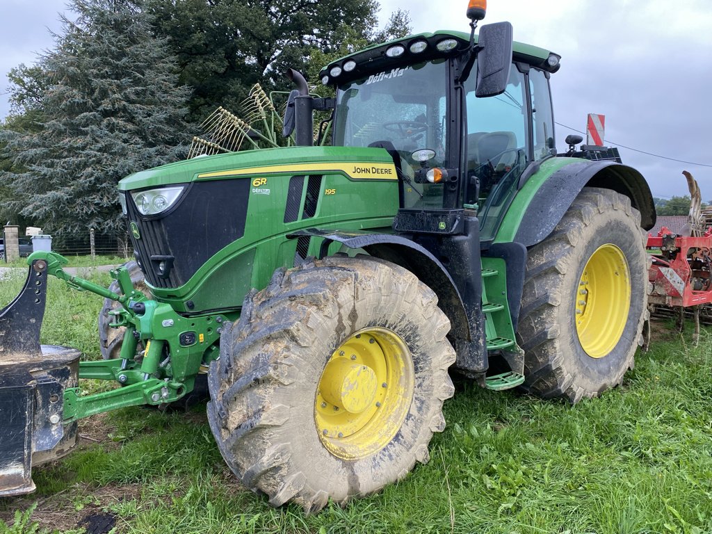 Traktor του τύπου John Deere 6R 195, Gebrauchtmaschine σε PIERRE BUFFIERE (Φωτογραφία 1)