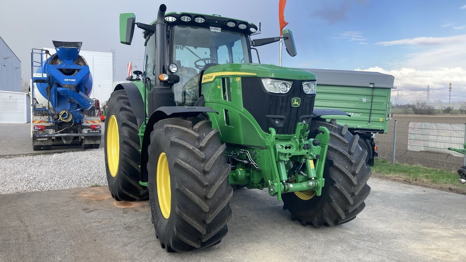 Traktor του τύπου John Deere 6R 195, Neumaschine σε Eggendorf (Φωτογραφία 2)