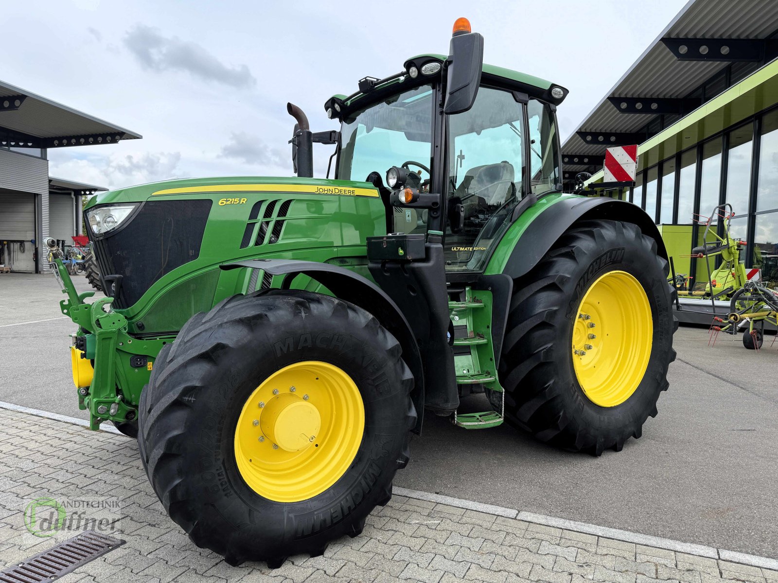 Traktor Türe ait John Deere 6R 215 6R215, Gebrauchtmaschine içinde Hohentengen (resim 1)