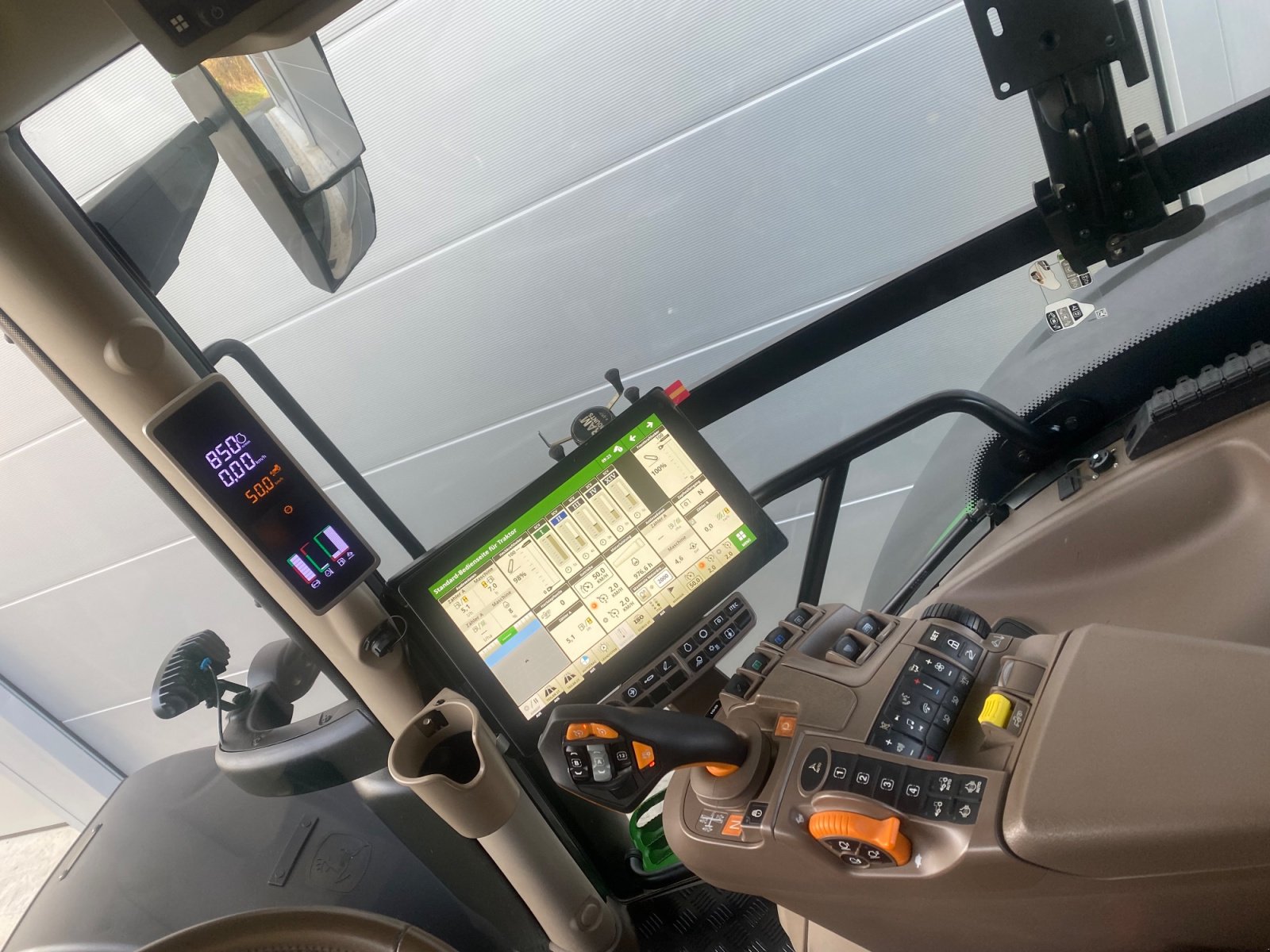 Traktor a típus John Deere 6R 215 AP50 CommandPro G5-Plus 2024 Garantie 2029/3.750 h, Gebrauchtmaschine ekkor: Weigendorf (Kép 7)