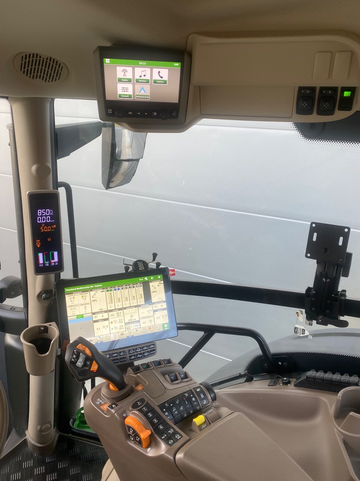 Traktor a típus John Deere 6R 215 AP50 CommandPro G5-Plus 2024 Garantie 2029/3.750 h, Gebrauchtmaschine ekkor: Weigendorf (Kép 8)