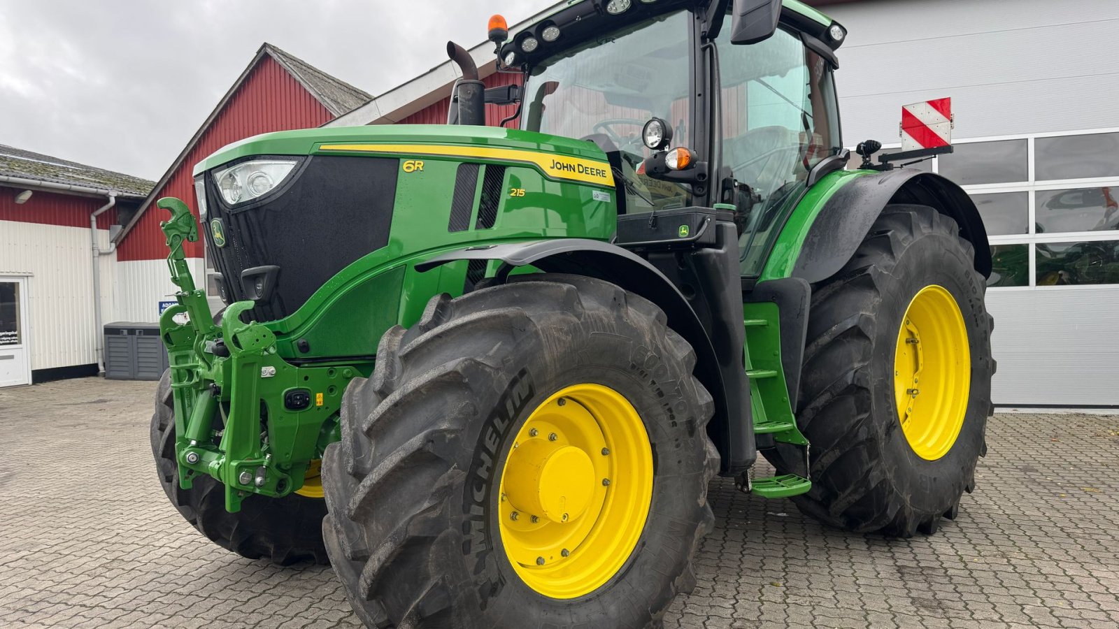Traktor tipa John Deere 6R 215 KUN 1300 TIMER!, Gebrauchtmaschine u Nørager (Slika 1)