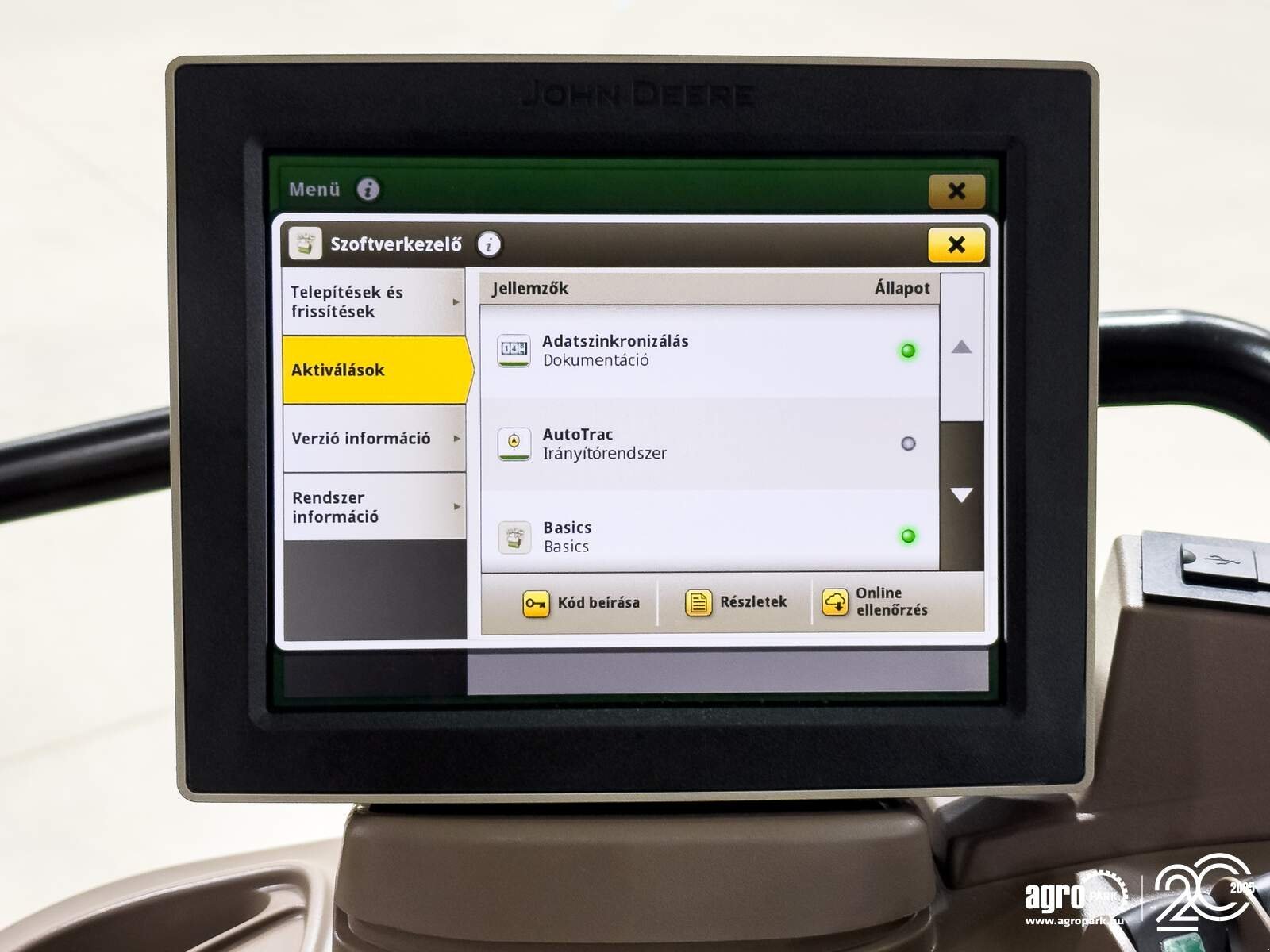 Traktor типа John Deere 6R 215, Gebrauchtmaschine в Csengele (Фотография 23)