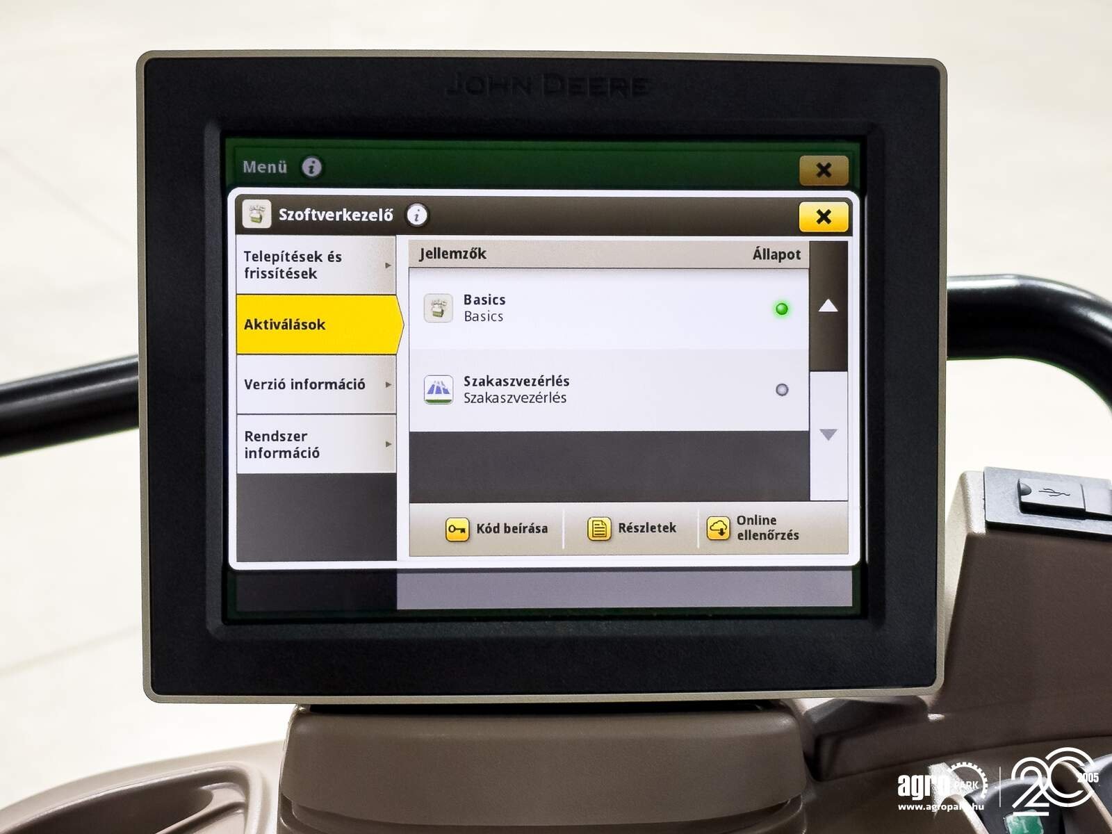 Traktor типа John Deere 6R 215, Gebrauchtmaschine в Csengele (Фотография 24)