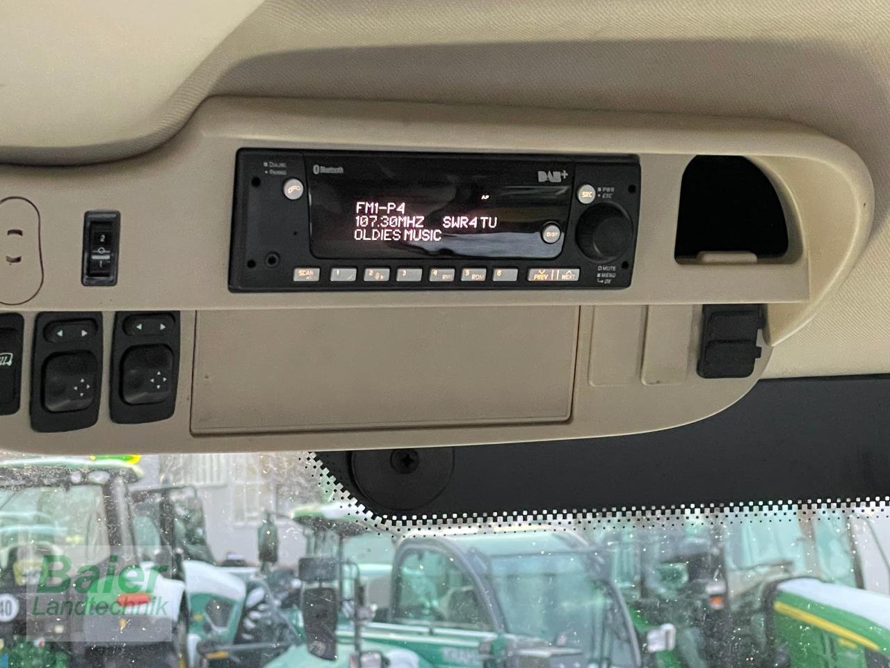 Traktor typu John Deere 6R 215, Gebrauchtmaschine v OBERNDORF-HOCHMOESSINGEN (Obrázek 8)