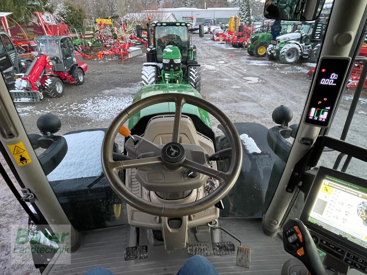 Traktor typu John Deere 6R 215, Gebrauchtmaschine v OBERNDORF-HOCHMOESSINGEN (Obrázek 11)