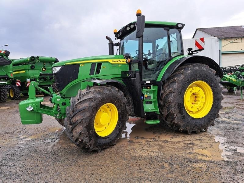 Traktor типа John Deere 6R 215, Gebrauchtmaschine в SAINT-GERMAIN DU PUY (Фотография 3)