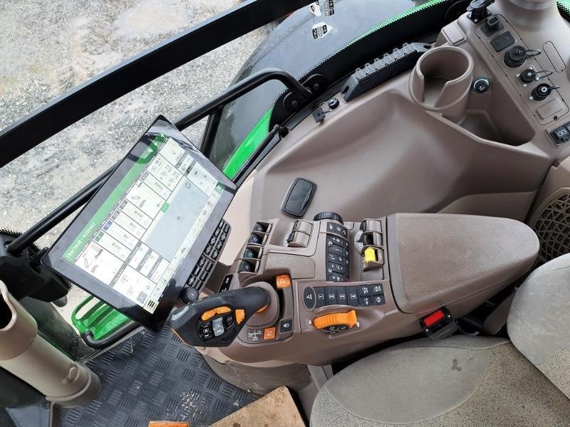 Traktor типа John Deere 6R 215, Gebrauchtmaschine в SAINT-GERMAIN DU PUY (Фотография 10)