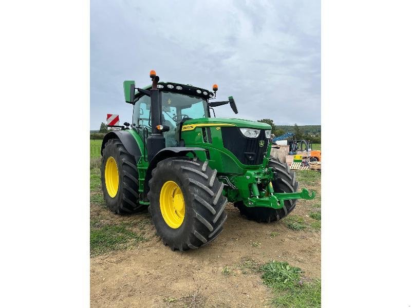 Traktor от тип John Deere 6R 215, Gebrauchtmaschine в SAINT-GERMAIN DU PUY (Снимка 2)