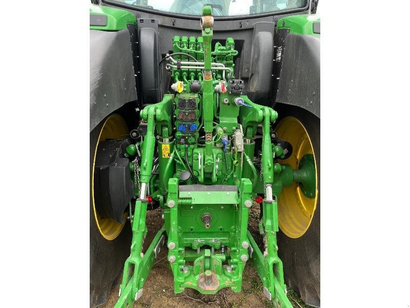 Traktor от тип John Deere 6R 215, Gebrauchtmaschine в SAINT-GERMAIN DU PUY (Снимка 4)