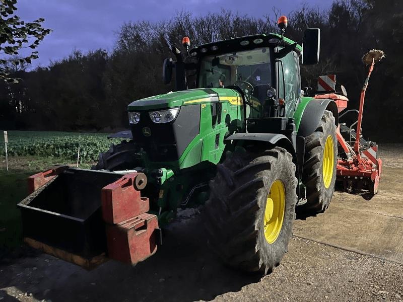 Traktor typu John Deere 6R 215, Gebrauchtmaschine w SAINT-GERMAIN DU PUY (Zdjęcie 1)