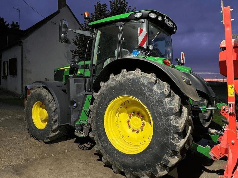 Traktor typu John Deere 6R 215, Gebrauchtmaschine w SAINT-GERMAIN DU PUY (Zdjęcie 3)