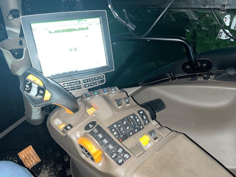 Traktor typu John Deere 6R 215, Gebrauchtmaschine w SAINT-GERMAIN DU PUY (Zdjęcie 8)