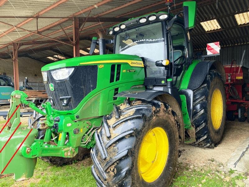 Traktor a típus John Deere 6R 215, Gebrauchtmaschine ekkor: SAINT-GERMAIN DU PUY