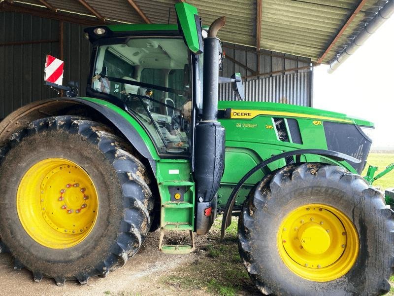 Traktor a típus John Deere 6R 215, Gebrauchtmaschine ekkor: SAINT-GERMAIN DU PUY (Kép 4)