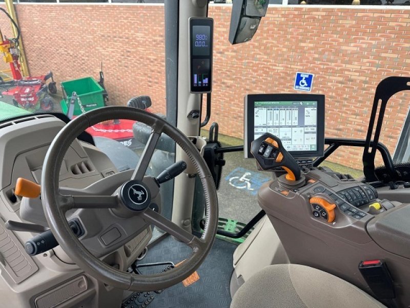 Traktor типа John Deere 6R 215, Gebrauchtmaschine в PITHIVIERS Cedex (Фотография 10)