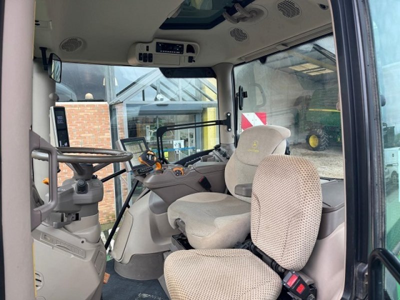 Traktor типа John Deere 6R 215, Gebrauchtmaschine в PITHIVIERS Cedex (Фотография 9)