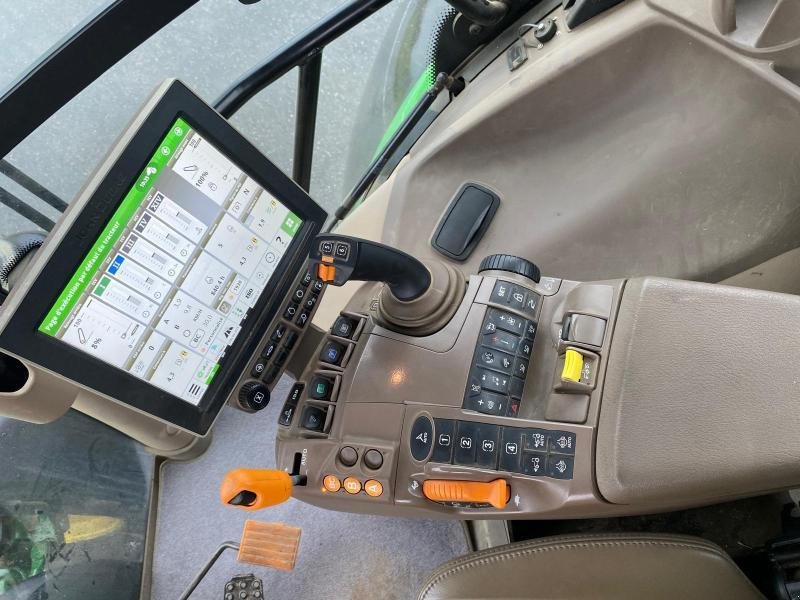 Traktor типа John Deere 6R 215, Gebrauchtmaschine в LE PONT CHRETIEN (Фотография 11)