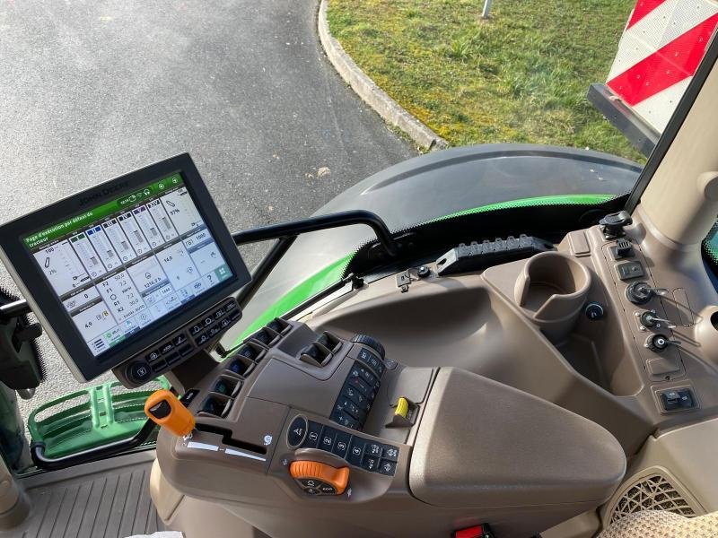 Traktor typu John Deere 6R 215, Gebrauchtmaschine v LE PONT CHRETIEN (Obrázek 11)