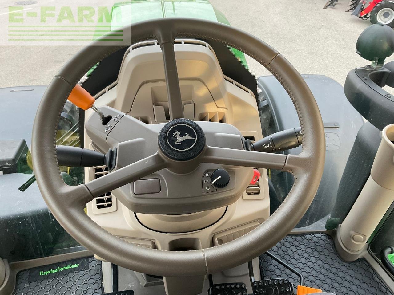 Traktor of the type John Deere 6R 215, Gebrauchtmaschine in REDLHAM (Picture 13)