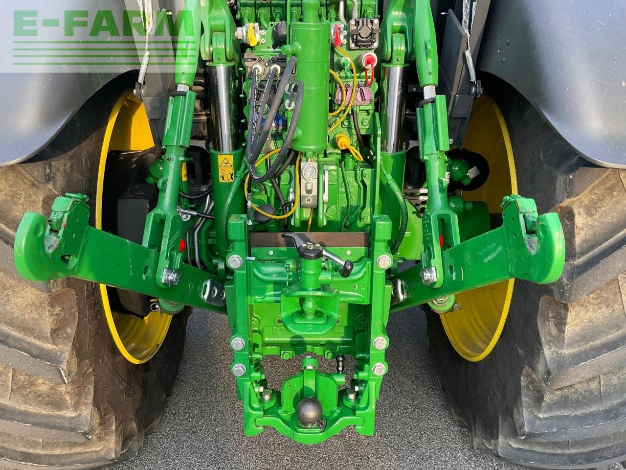Traktor of the type John Deere 6R 215, Gebrauchtmaschine in REDLHAM (Picture 14)