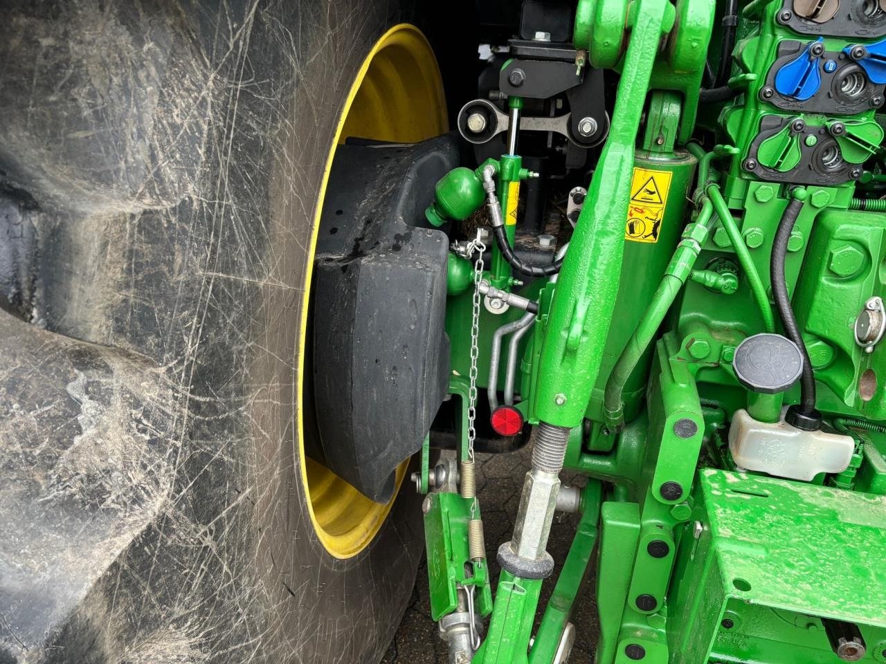 Traktor des Typs John Deere 6R 215, Gebrauchtmaschine in Bramming (Bild 12)