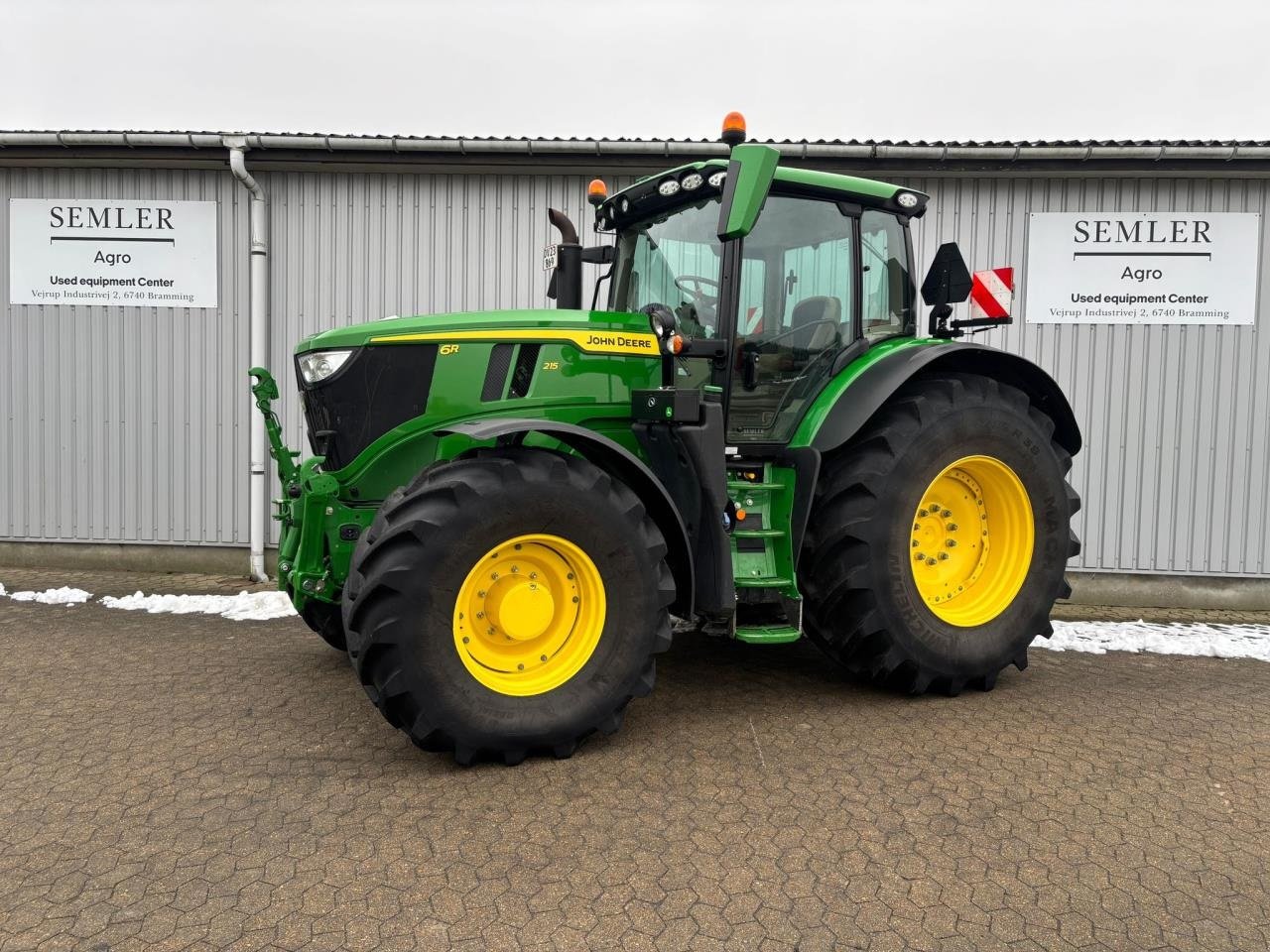 Traktor des Typs John Deere 6R 215, Gebrauchtmaschine in Bramming (Bild 1)