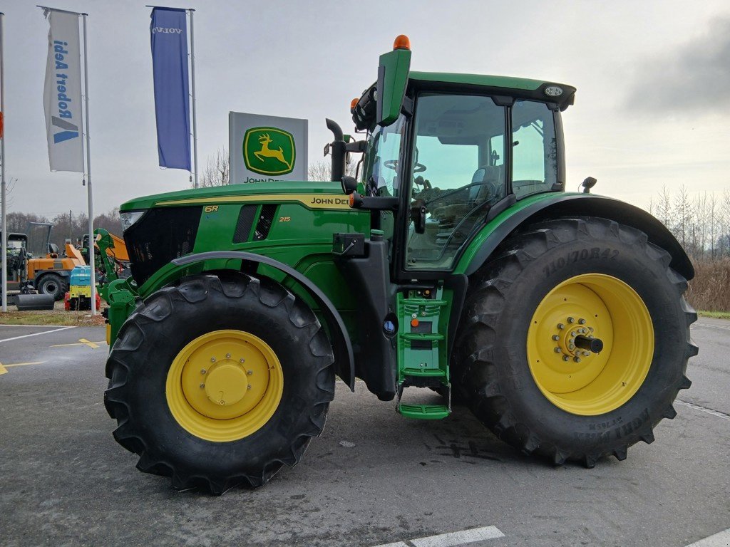 Traktor del tipo John Deere 6R 215, Gebrauchtmaschine en Lengnau (Imagen 1)