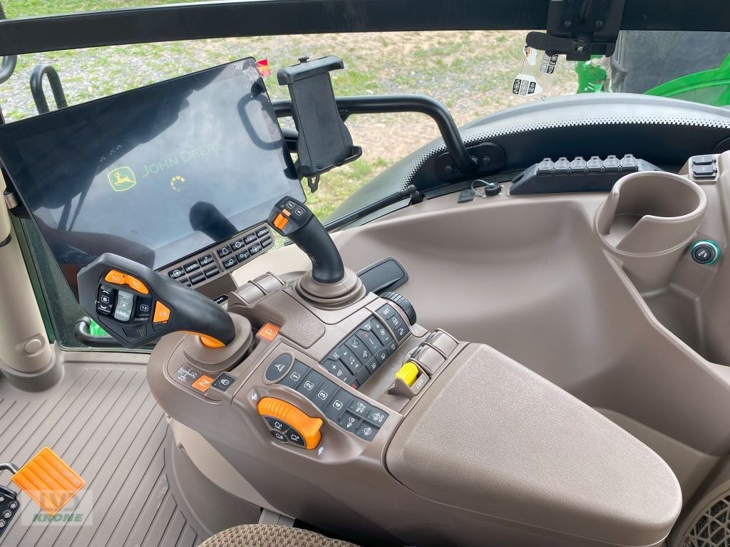 Traktor типа John Deere 6R 215, Gebrauchtmaschine в Groß Munzel (Фотография 11)