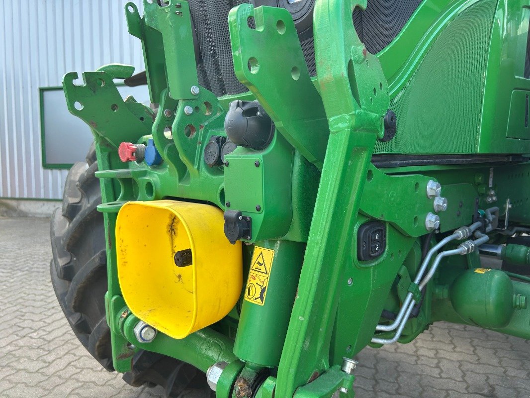 Traktor des Typs John Deere 6R 215, Gebrauchtmaschine in Sittensen (Bild 8)