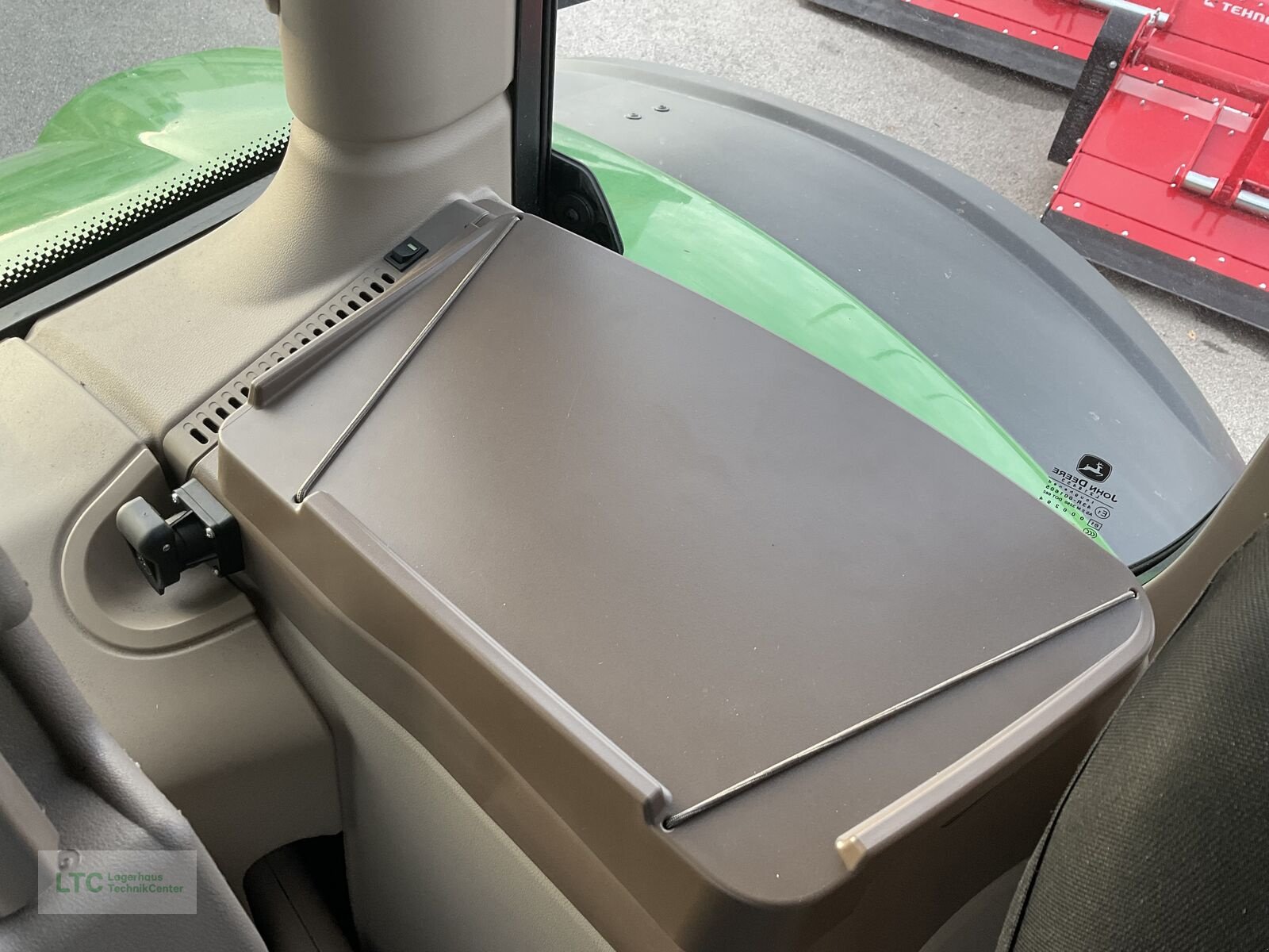 Traktor typu John Deere 6R 215, Vorführmaschine v Redlham (Obrázek 26)