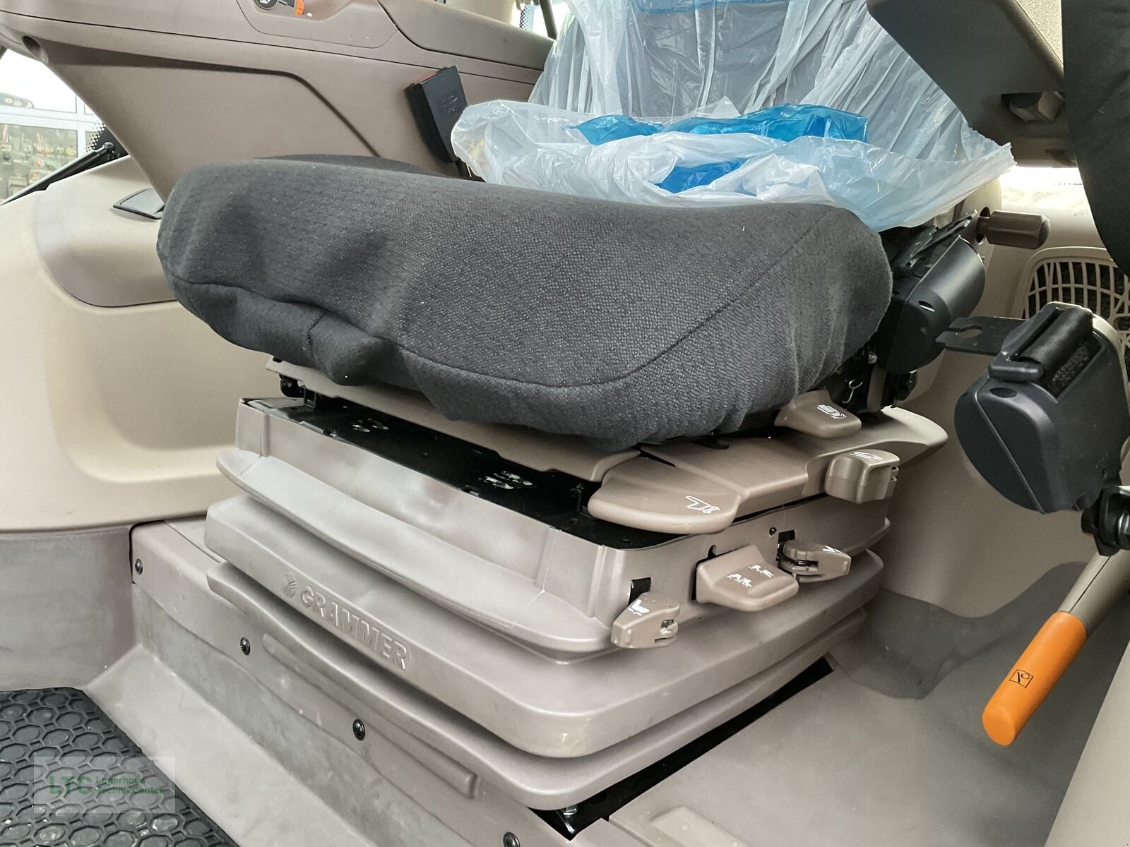 Traktor typu John Deere 6R 215, Vorführmaschine v Redlham (Obrázek 21)