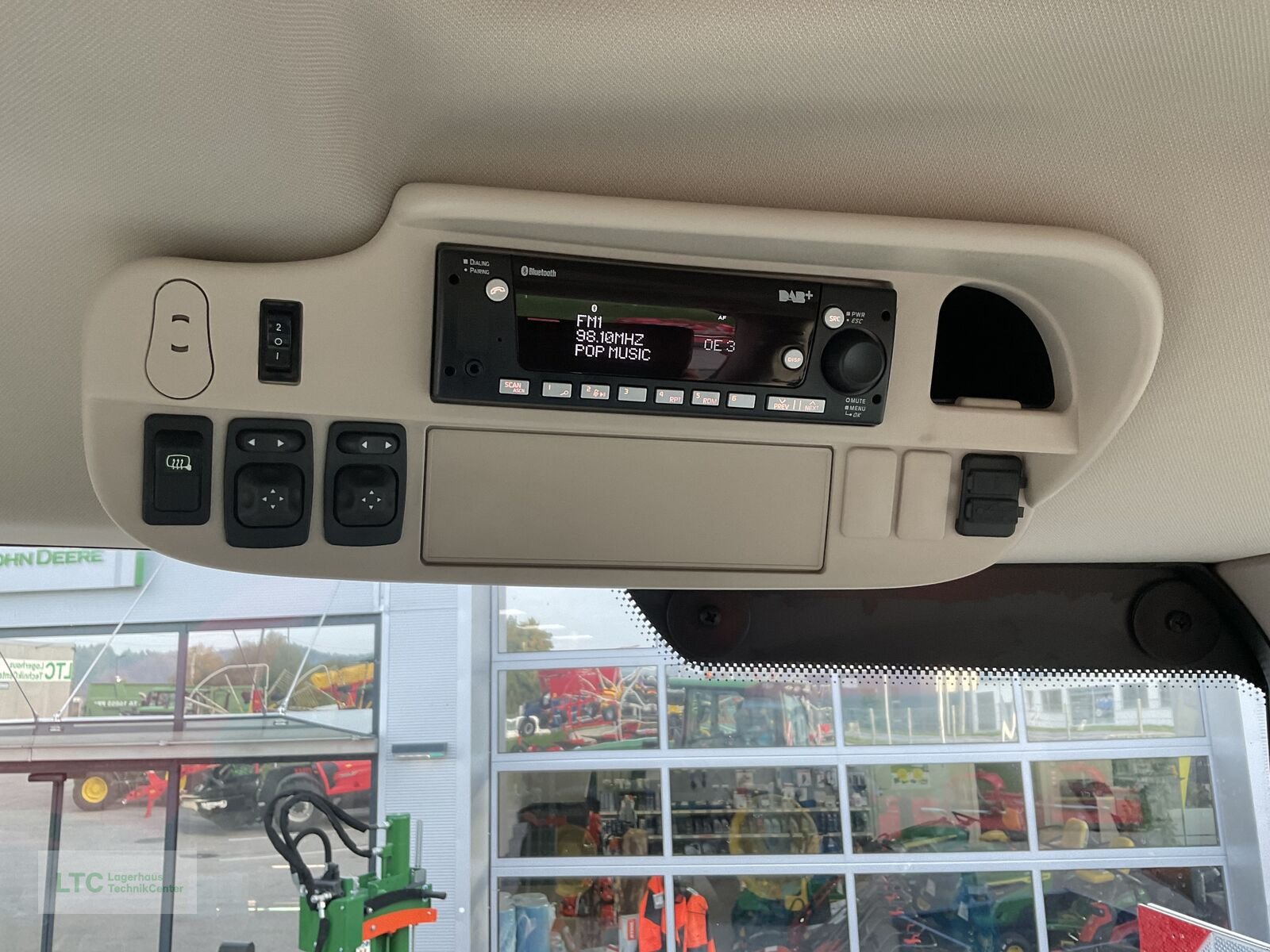 Traktor typu John Deere 6R 215, Vorführmaschine v Redlham (Obrázek 19)