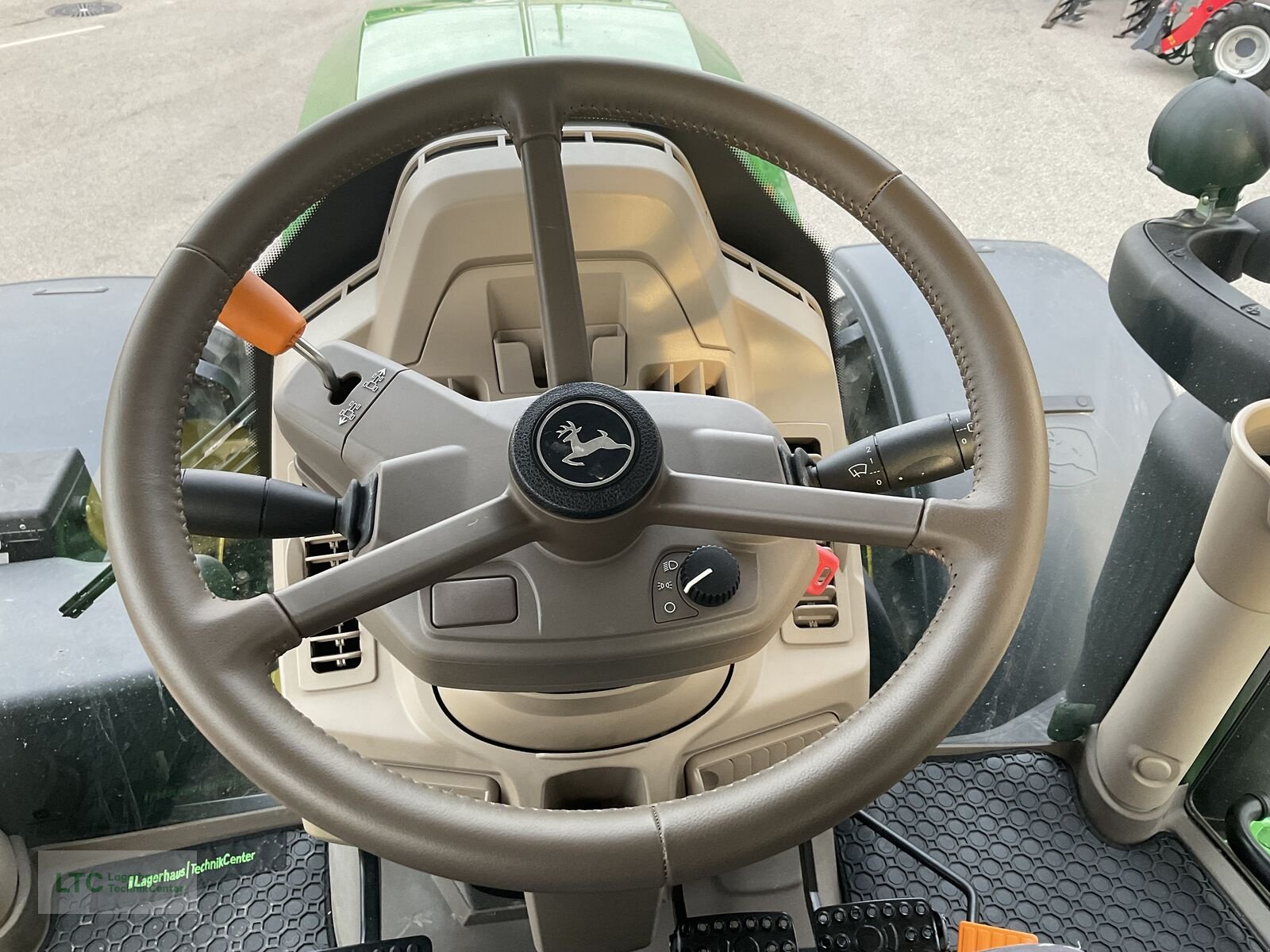 Traktor typu John Deere 6R 215, Vorführmaschine v Redlham (Obrázek 11)