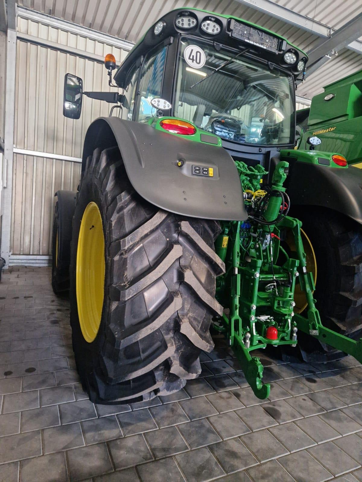 Traktor от тип John Deere 6R 215, Neumaschine в Deining (Снимка 5)