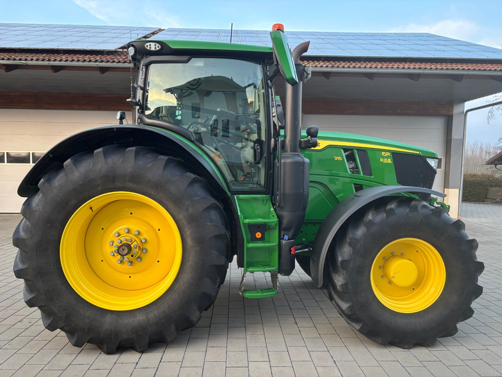 Traktor van het type John Deere 6R 215, Gebrauchtmaschine in Künzing (Foto 4)