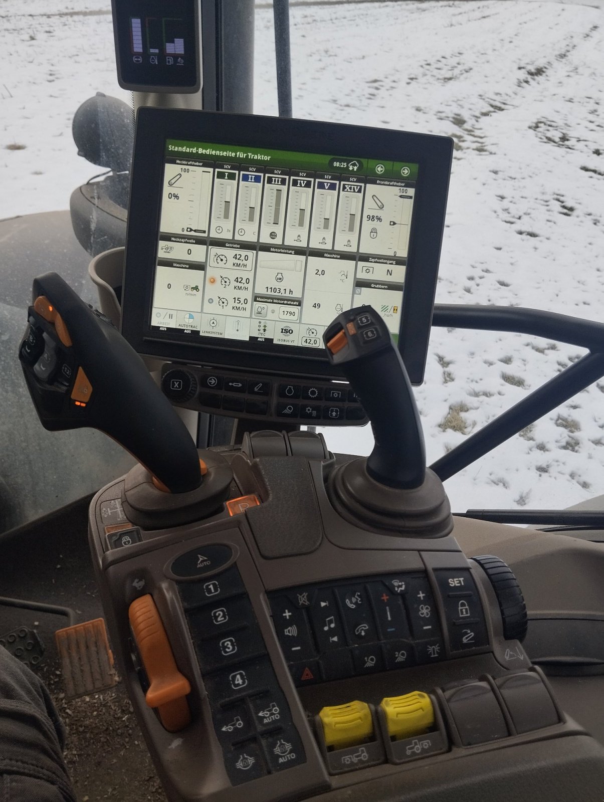 Traktor van het type John Deere 6R 215, Gebrauchtmaschine in Ruhstorf (Foto 3)