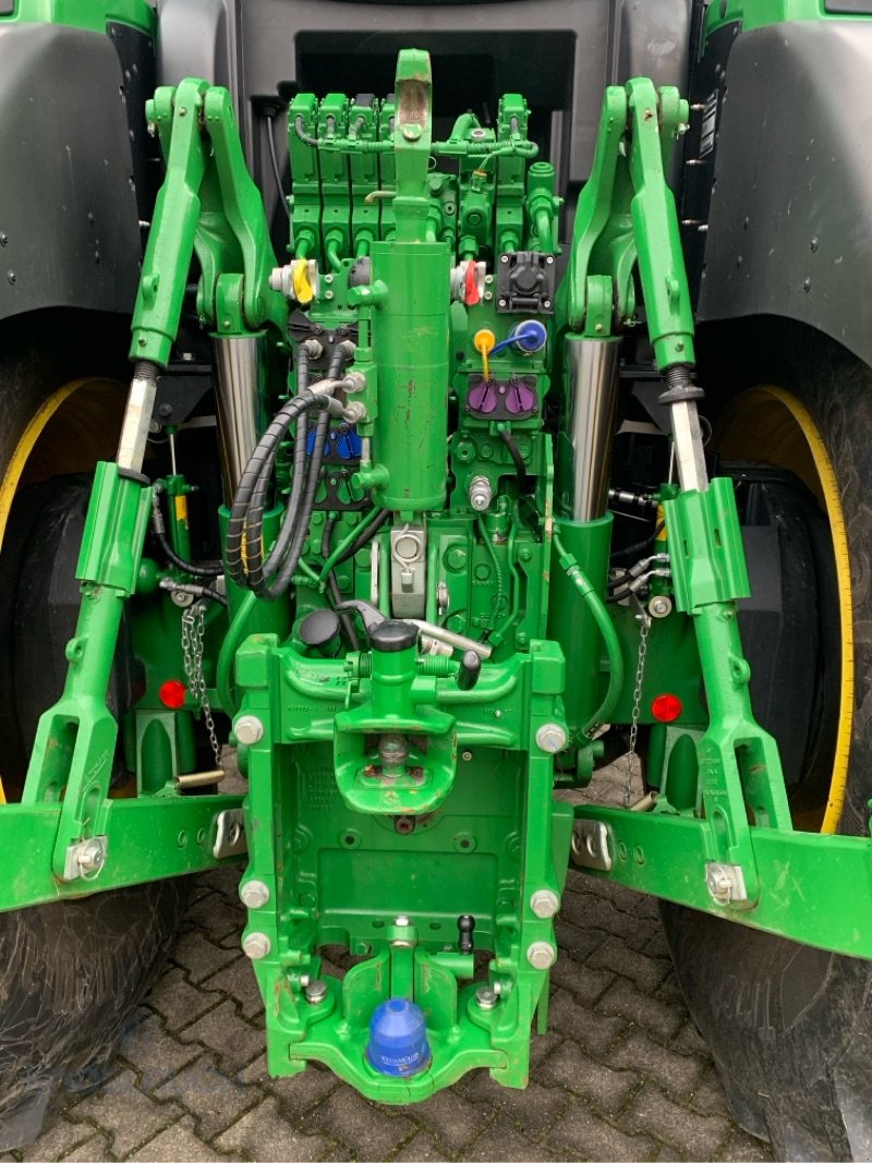 Traktor от тип John Deere 6R 230, Gebrauchtmaschine в Kandern-Tannenkirch (Снимка 7)