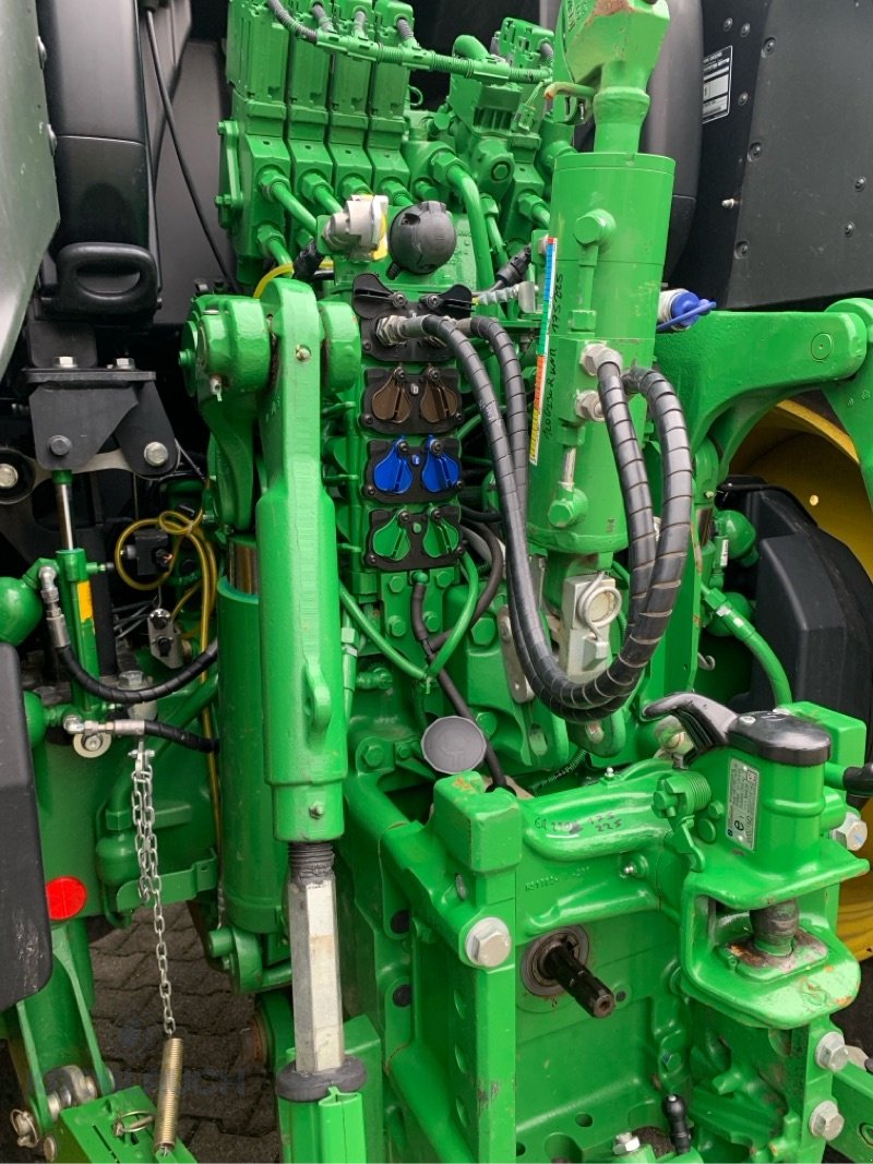 Traktor от тип John Deere 6R 230, Gebrauchtmaschine в Kandern-Tannenkirch (Снимка 11)