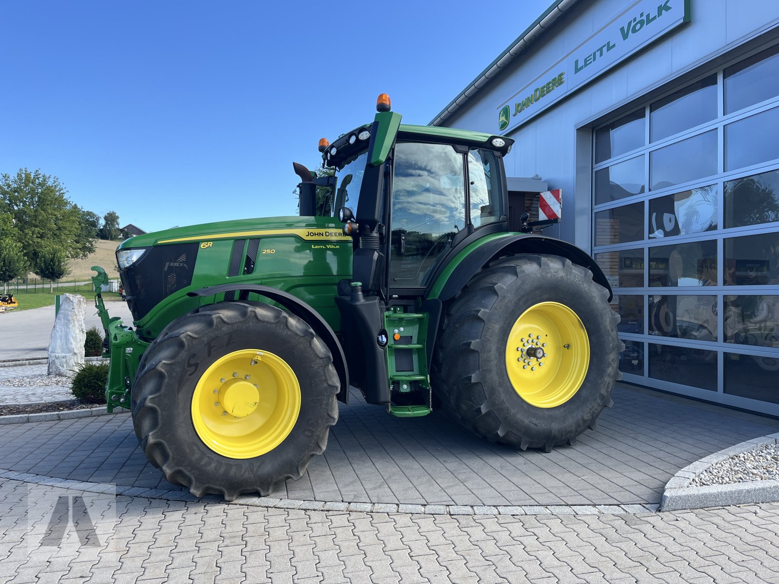 Traktor типа John Deere 6R 250 6R250, Gebrauchtmaschine в Regensburg (Фотография 1)