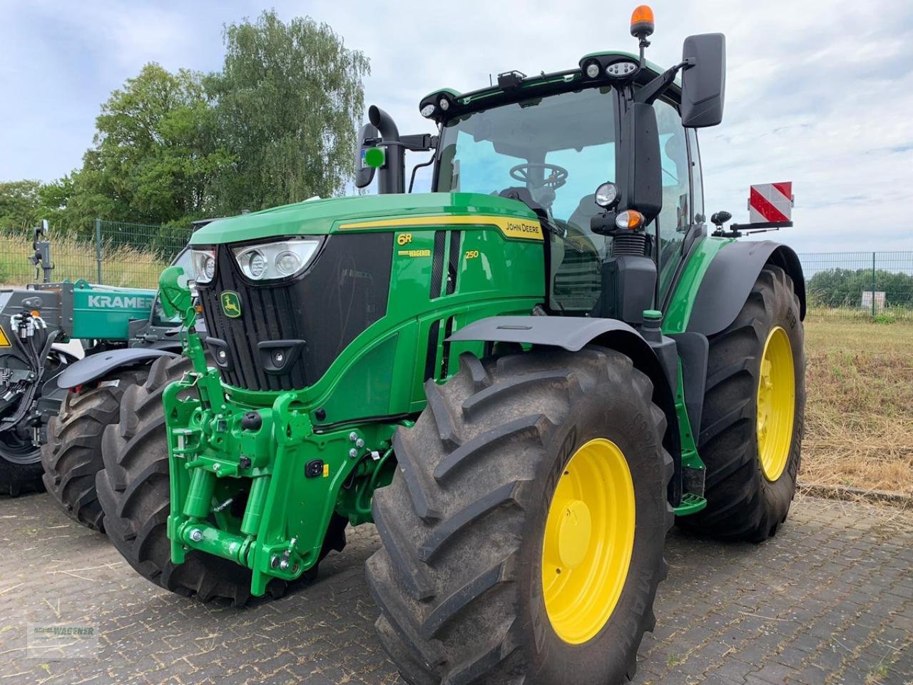 Traktor van het type John Deere 6R 250  AP50, Neumaschine in Bad Wildungen - Wega (Foto 1)