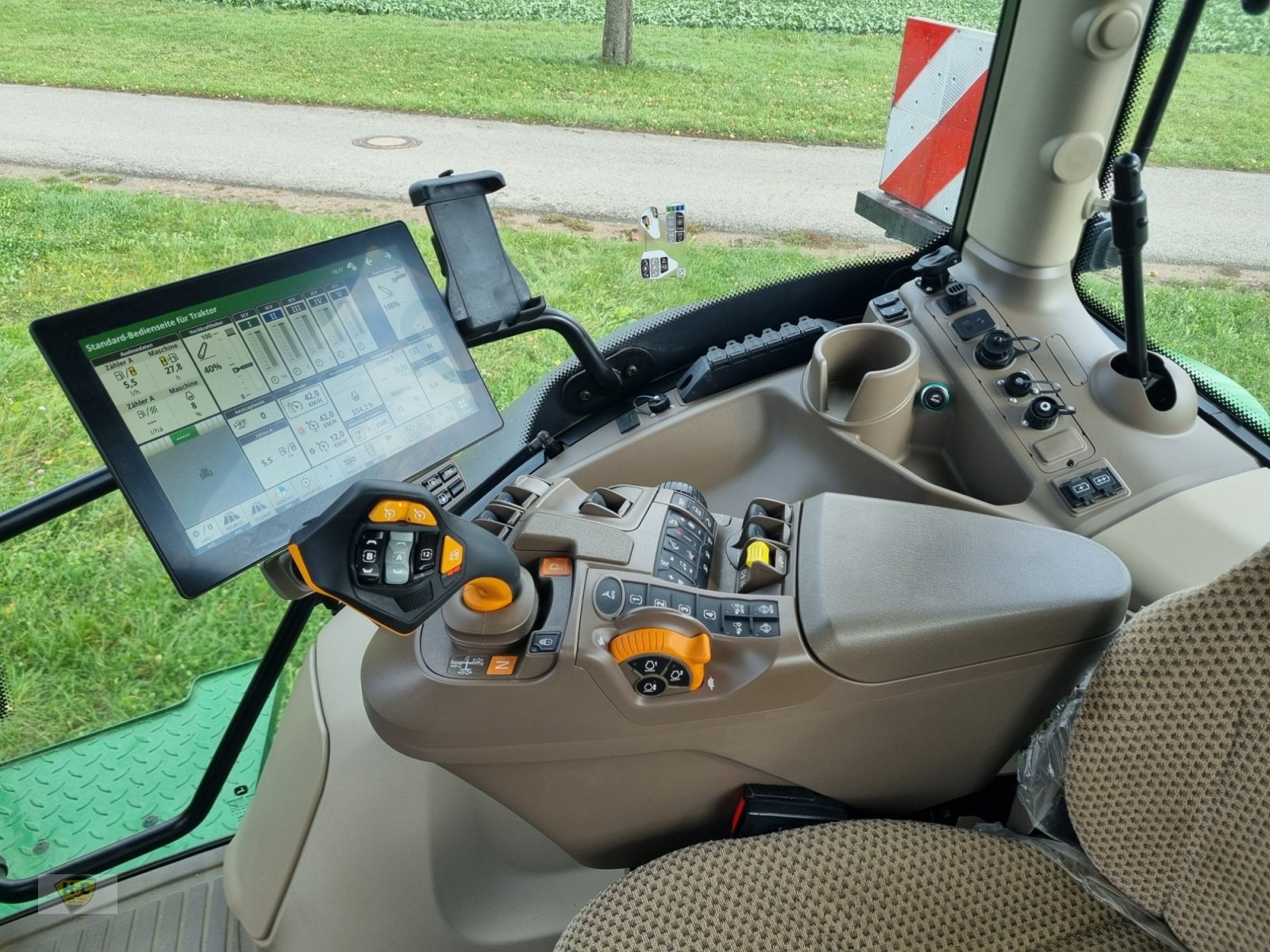 Traktor типа John Deere 6R 250 Autotrac a28, Gebrauchtmaschine в Willanzheim (Фотография 12)