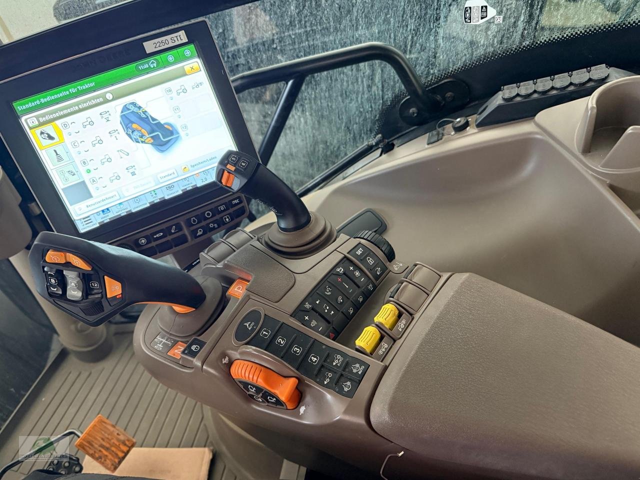 Traktor типа John Deere 6R 250 Black Desgin, Gebrauchtmaschine в Hofheim (Фотография 12)